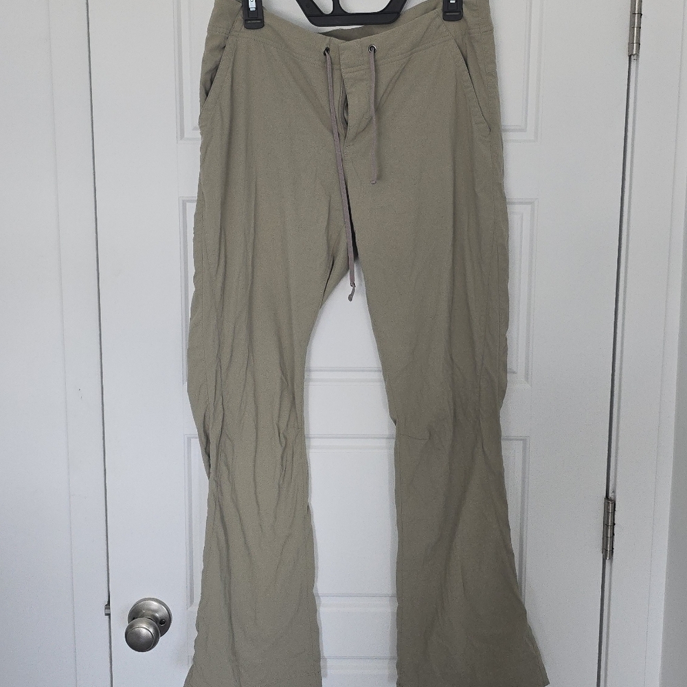 Columbia Women’s Khaki Omni-Shield Drawstring Chinos